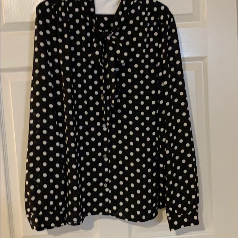 Black & Tan Polka dot button front loose Bow tie